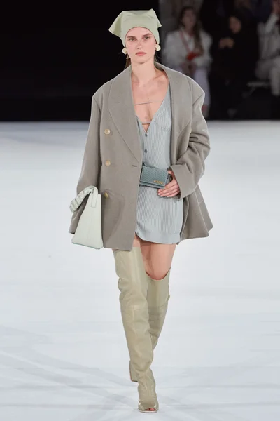 Look 24